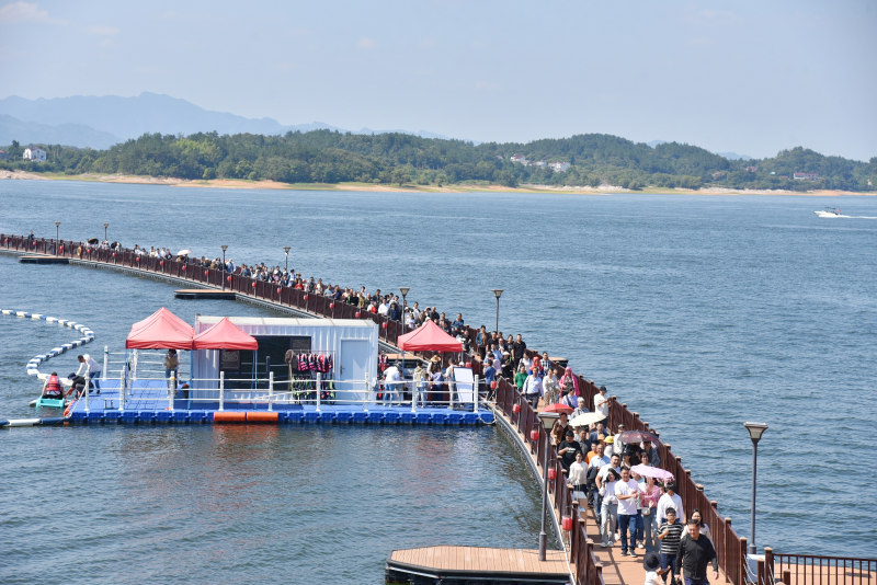 國(guó)慶假期第五天：好人好事暖人心，文明旅游成風(fēng)尚